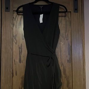 NWT Trendy Black Midi Wrap BR Dress w/ Ruffles Size M